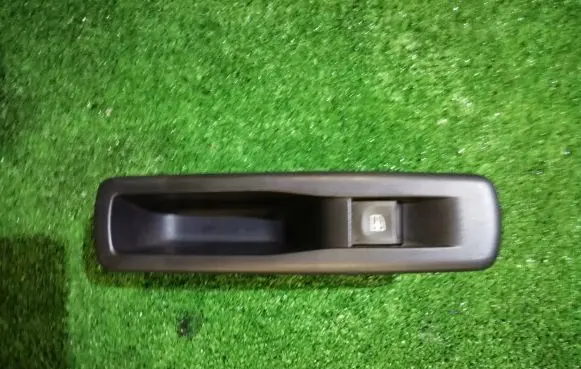 Renault Megane III Electric window control switch 819500004R