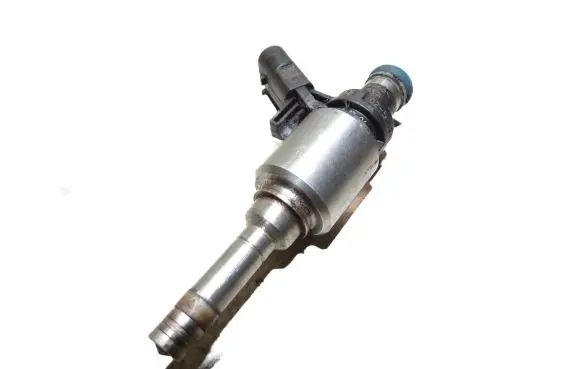 Audi A4 S4 B8 8K Fuel injector 06H906036G