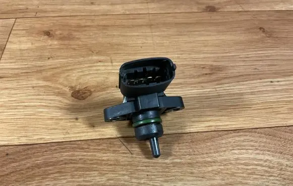 Hyundai Coupe Air pressure sensor 3930038110 9470930004 18112