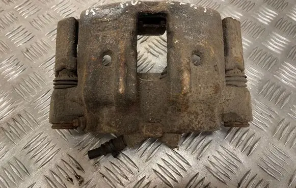 Iveco Daily 30.8 - 9 Front brake caliper