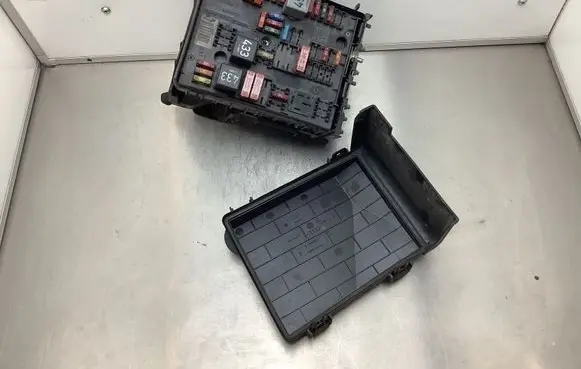 Audi A3 S3 8P Fuse module 01394932