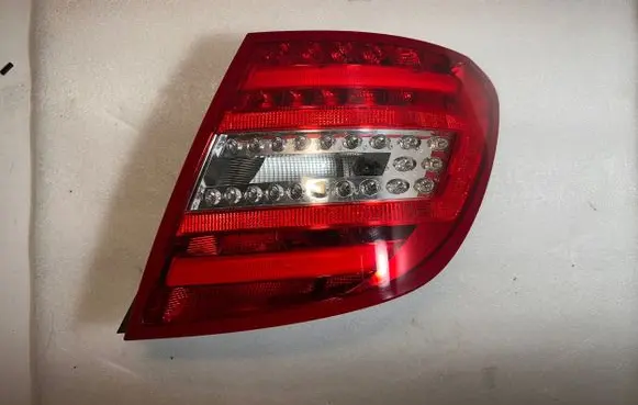 Mercedes-Benz C W204 Rear/tail lights A2048206564