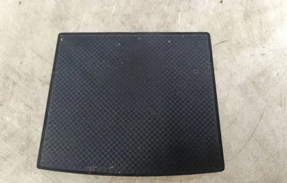 Volkswagen Touareg I Glove box pad 7L6864477