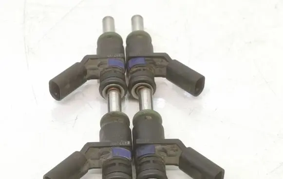 Fuel injectors set