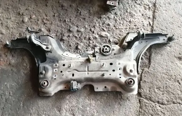 Renault Laguna III Front subframe