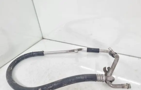 Volkswagen PASSAT B4 Air conditioning (A/C) pipe/hose