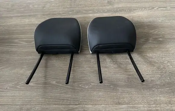 Renault Captur II Front seat headrest EWFD