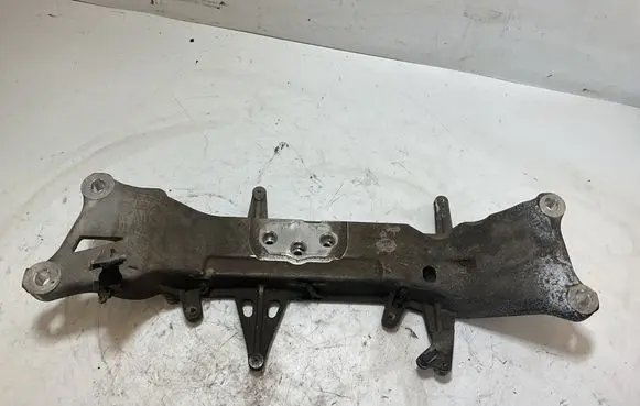 Land Rover Range Rover Sport L461 Gearbox mounting bracket 8V090238R R8E25060AB