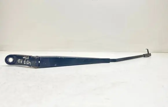 Peugeot 407 Front wiper blade arm