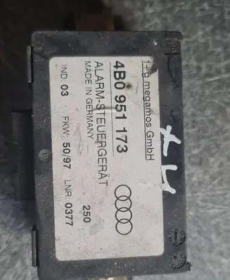 Audi A6 S6 C5 4B Alarm control unit/module 4B0951173