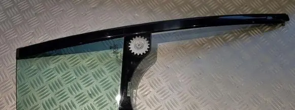 BMW 5 GT F07 Rear side window