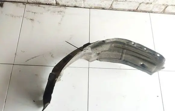 Toyota Avensis T220 Rear arch fender liner splash guards