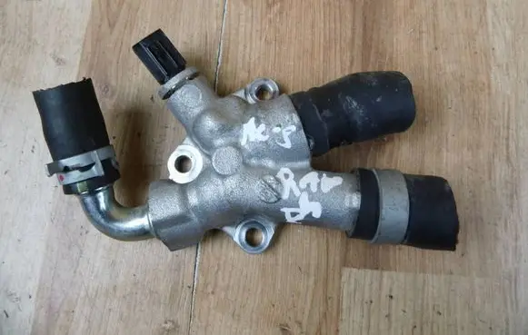 Toyota Highlander XU70 Thermostat housing 1635125040