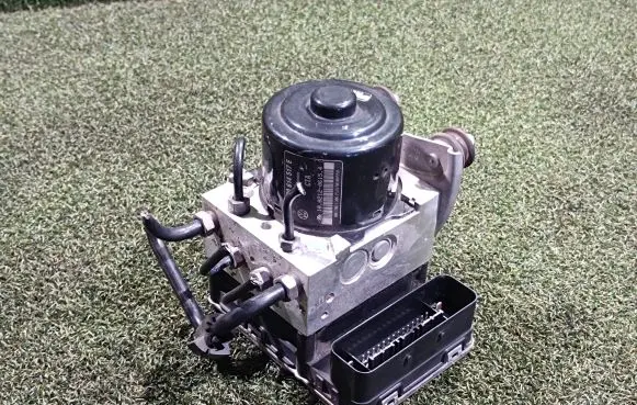 Porsche Cayenne (92A) ABS Pump 7P0907379E 7P0907379 7P0614517E