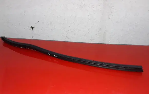 Nissan Qashqai Rear door rubber seal (on body) NOCODE