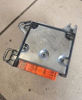 Renault Master II Airbag control unit/module 605045200 8200381668 E098KD11604