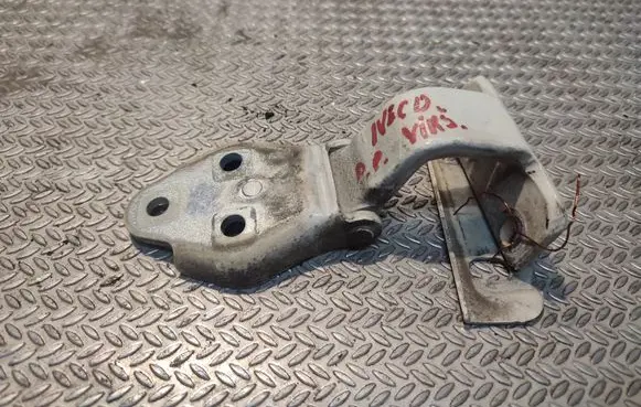 Iveco Daily 35 - 40.10 Front door upper hinge 56087
