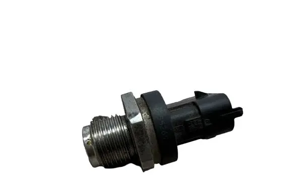 Opel Corsa E Fuel pressure sensor 55269777 0281006752 00649317