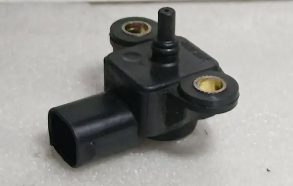 Mercedes-Benz C W203 Air pressure sensor A0041533328 043027