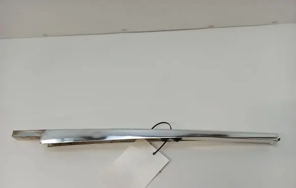 Mercedes-Benz COMPAKT W115 Front door glass trim molding
