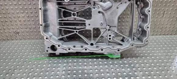 Volkswagen Golf VI Oil sump S27705381 04E103601F