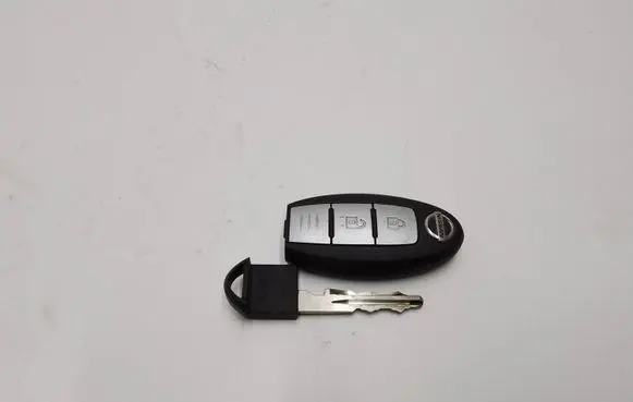 Nissan Qashqai Ignition key/card S180144202 7012D16167