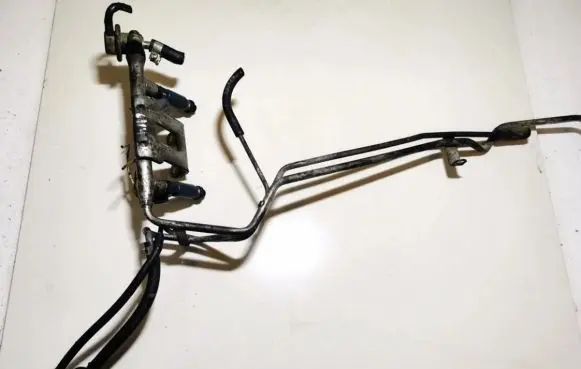 Chrysler Crossfire Fuel main line pipe