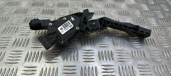 KIA Sorento Accelerator throttle pedal GR3