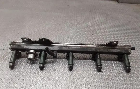Volvo S60 Fuel injectors set 9470229