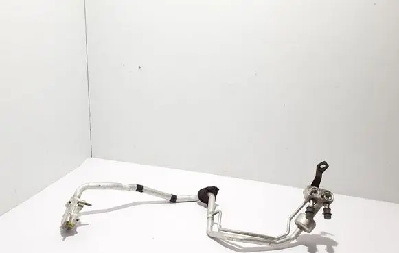 Volvo XC90 Air conditioning (A/C) pipe/hose 31694250