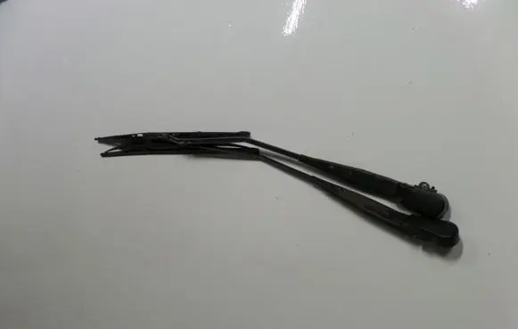 Jeep Grand Cherokee Front wiper blade arm 56027RAM