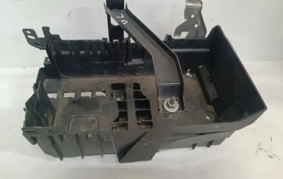 Opel Zafira C Battery box tray 13308434