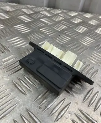 Tailgate opening switch