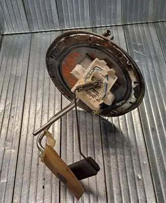 Toyota Avensis T220 Fuel level sensor 