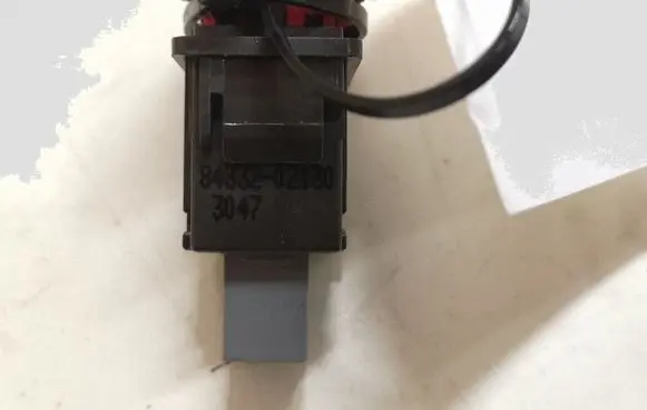 Toyota Auris 150 Hazard light switch 8433202130