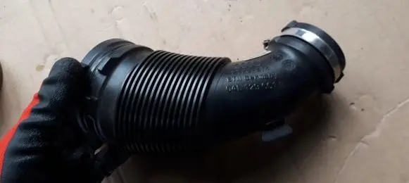 Audi A4 S4 B9 Air intake hose/pipe 04L129661B