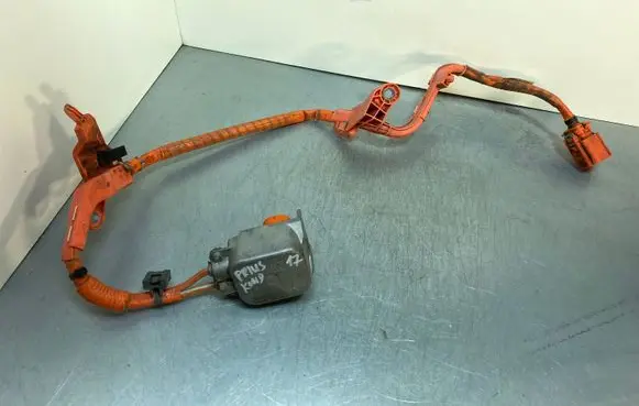 Toyota Prius (XW50) Positive cable (battery) 821H247010B