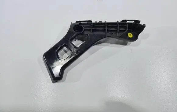 Lexus CT 200H Front bumper mounting bracket 5211676011