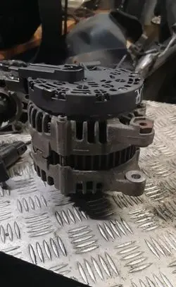 Land Rover Freelander 2 - LR2 Generator/alternator 6g9n10300ad