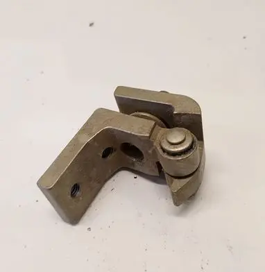 Skoda Octavia Mk2 (1Z) Rear door lower hinge 1Z0833412B