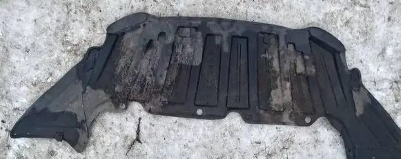 Ford Focus Engine splash shield/under tray foc2011