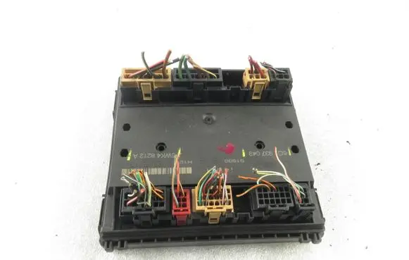 Skoda Fabia Mk1 (6Y) Central body control module 6Q1937049 5WK48212A