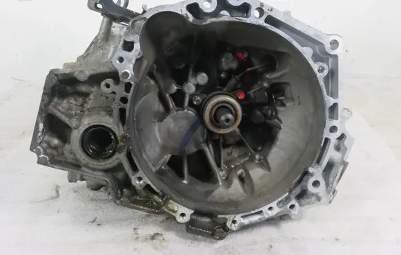 Toyota Yaris Manual 6 speed gearbox 331110250 3311150D111