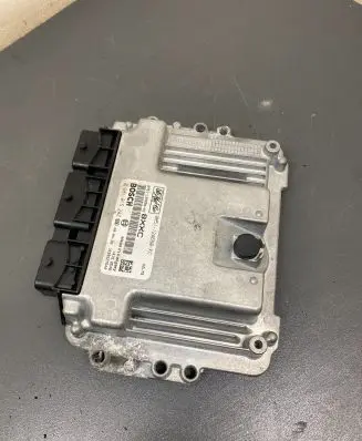 Ford Focus Engine control unit/module 0281015242