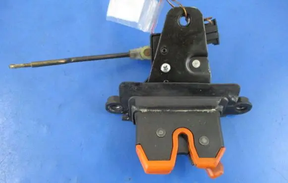 Skoda Octavia Mk1 (1U) Tailgate/trunk/boot lock/catch/latch 1U6827501C