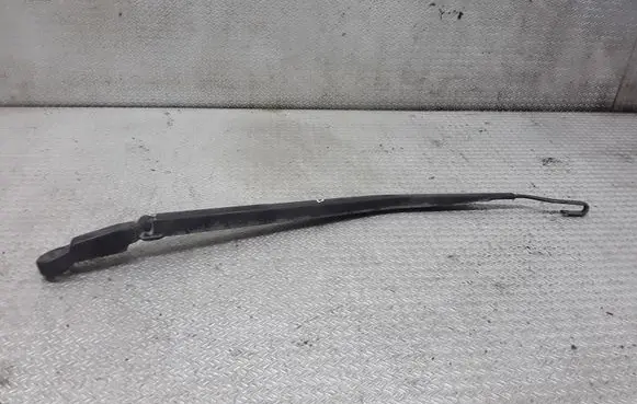 Nissan Primera Front wiper blade arm