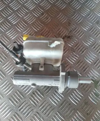 Volkswagen New Beetle Master brake cylinder 21027099
