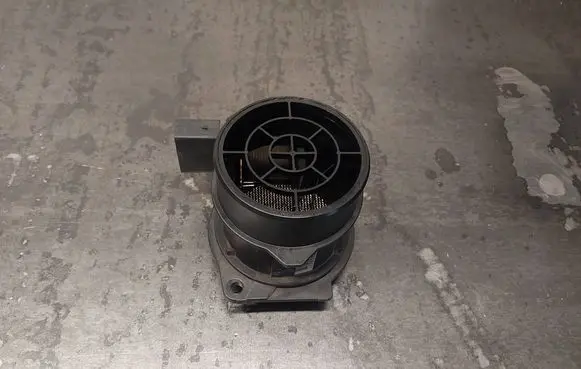 Mercedes-Benz C W203 Mass air flow meter A1110940148