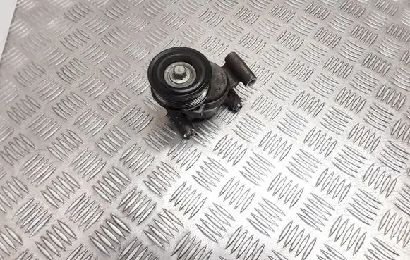 Mazda 5 Generator/alternator belt tensioner