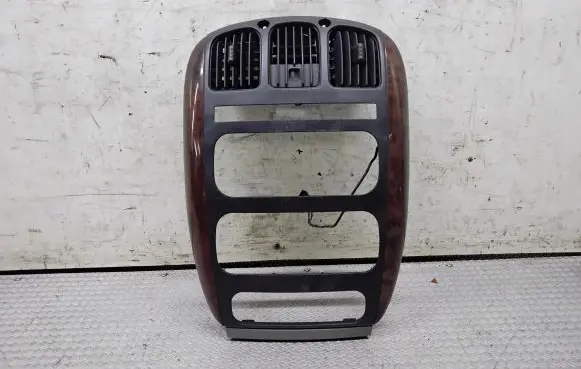 Chrysler Voyager Dash center air vent grill P05005048AD P09379812D